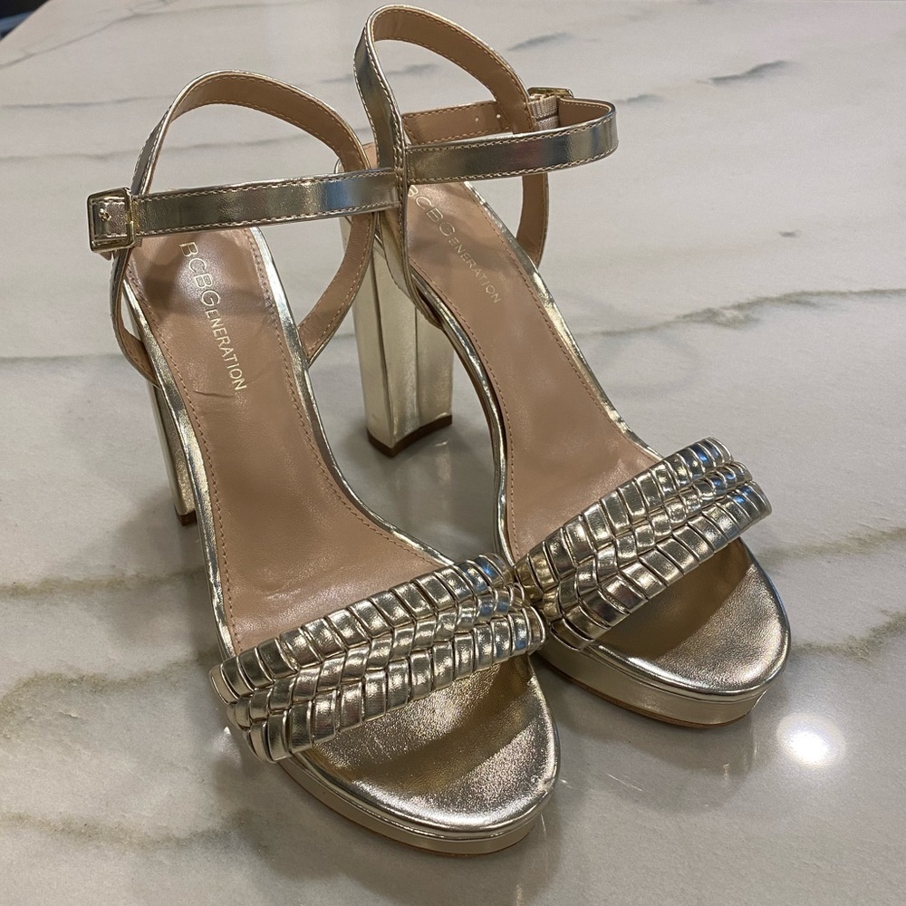 BCBG Heels Size 8 Gold Metallic Platform Sandal
